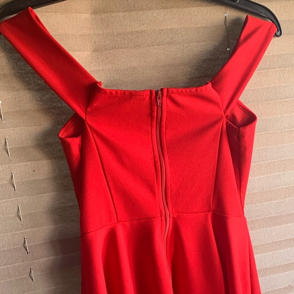 Dress - Picture 2 of 3